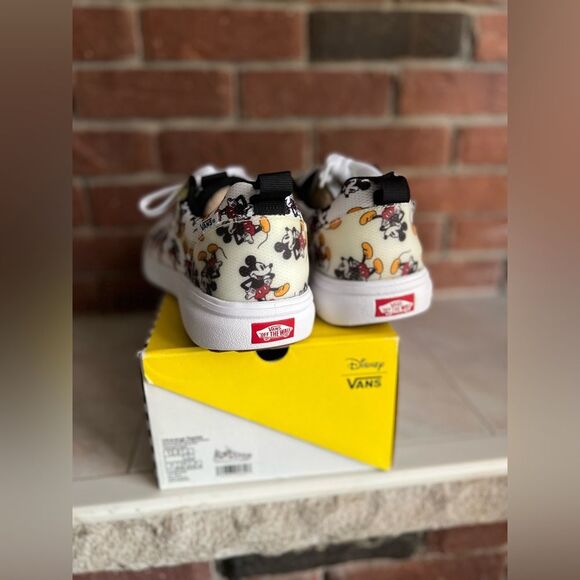 Disney Vans Ultrarange Rapidw Mickey Mouse Print Sneakers Men’s 12 NWT main image 11